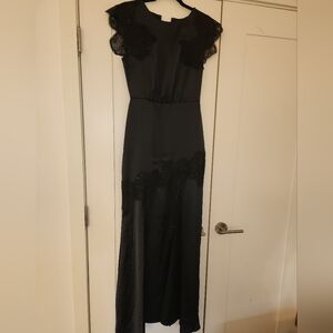 BCBG MAXAZRIA Black Cap Sleeve Gown With Slit NWT  Size 0